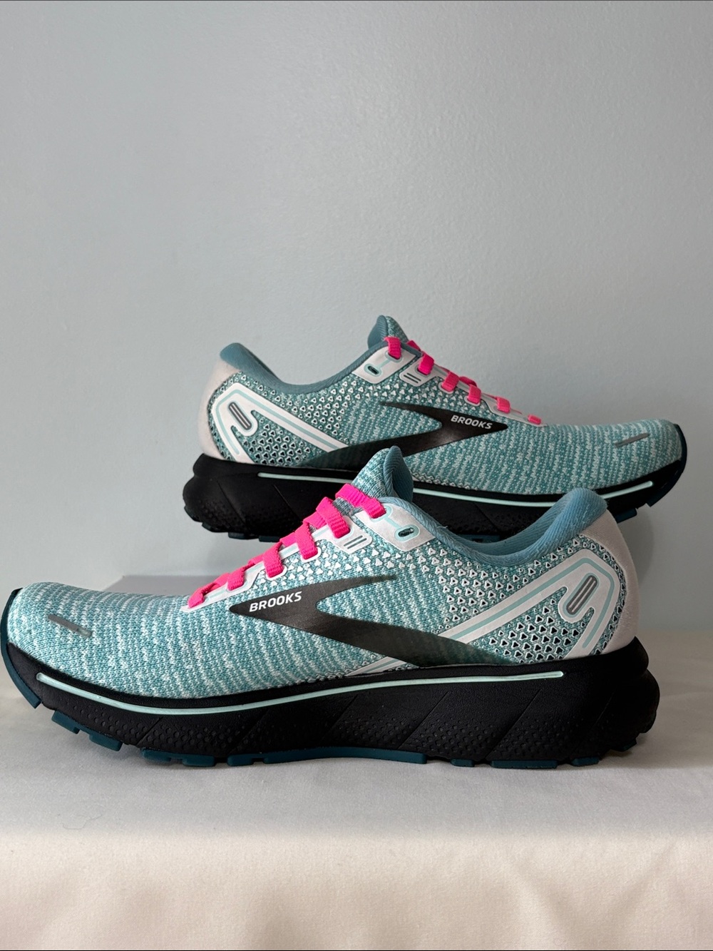 Brooks Women’s Ghost 14 Neutral Running Shoes — Light Blue with Pink Laces. - Picture 5 of 15